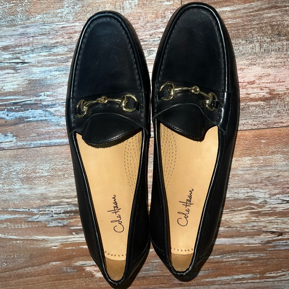 LIKE NEW COLE HAAN LOAFERS